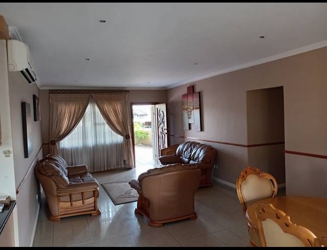 4 BEDROOM HOUSE FOR SALE IN SOMERSET PARK